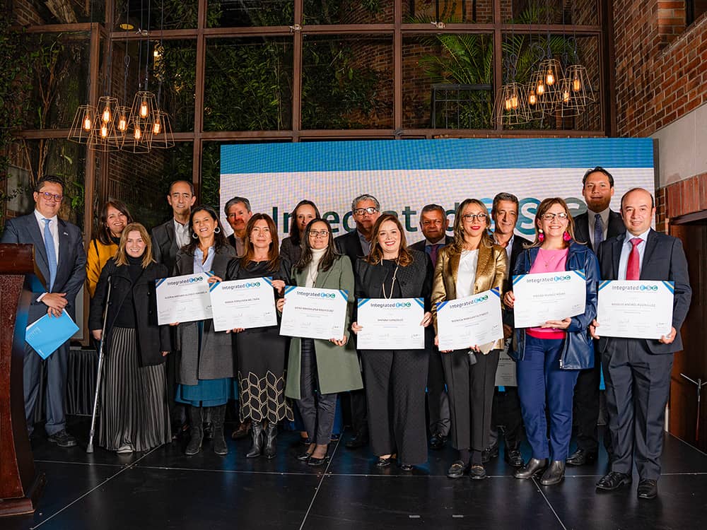 Directores ejecutivos reunidos