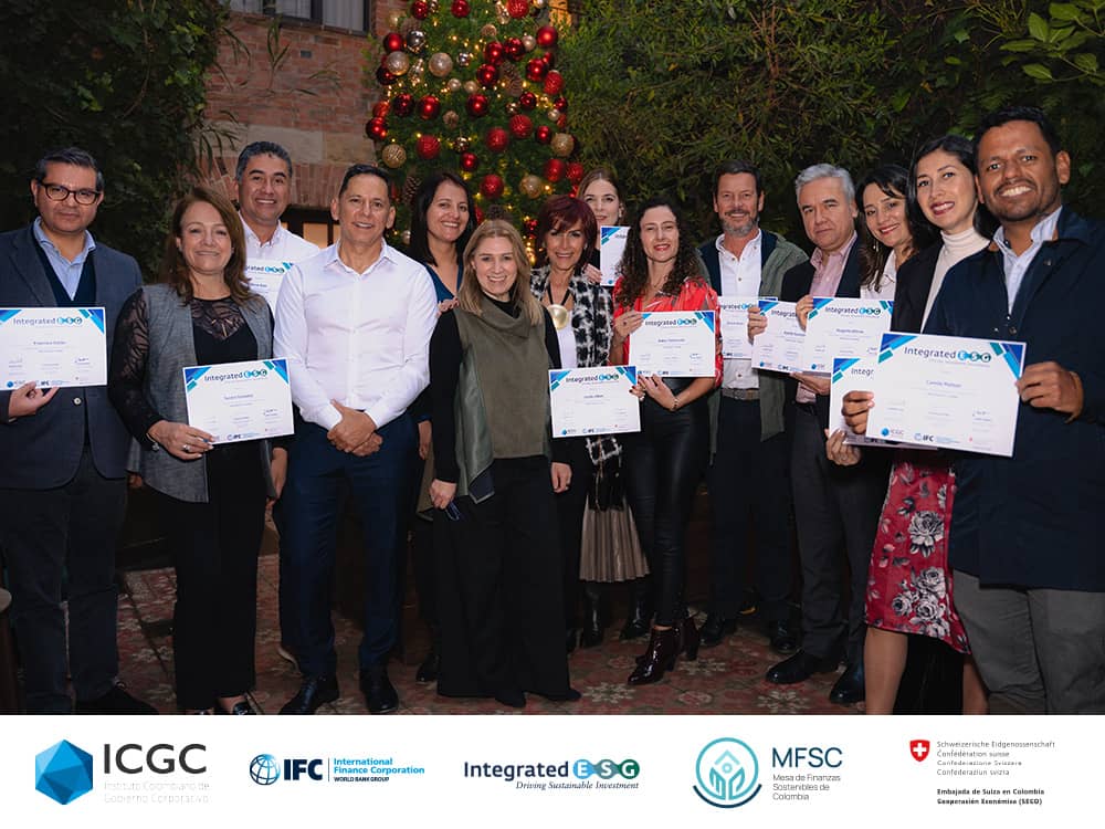 Directores ejecutivos reunidos