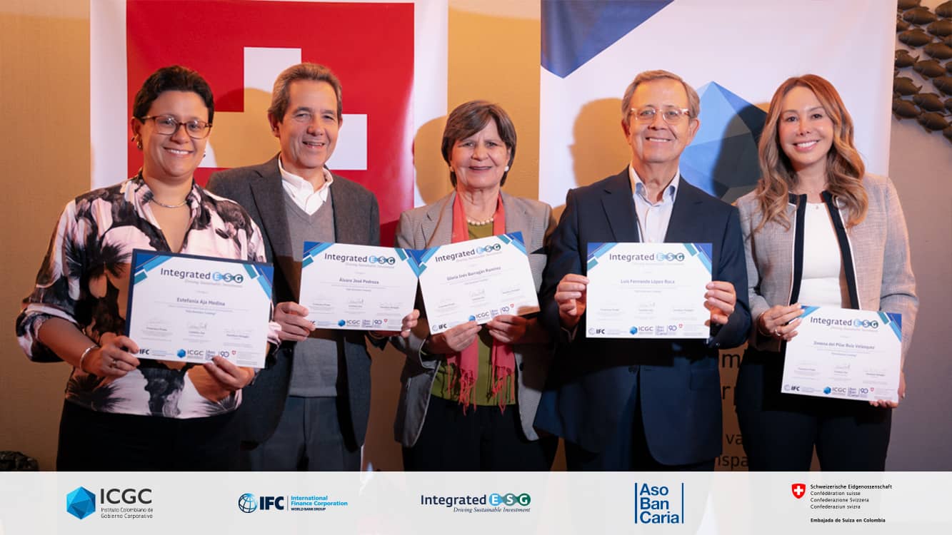 Personas ESG Training 2026 con diplomas